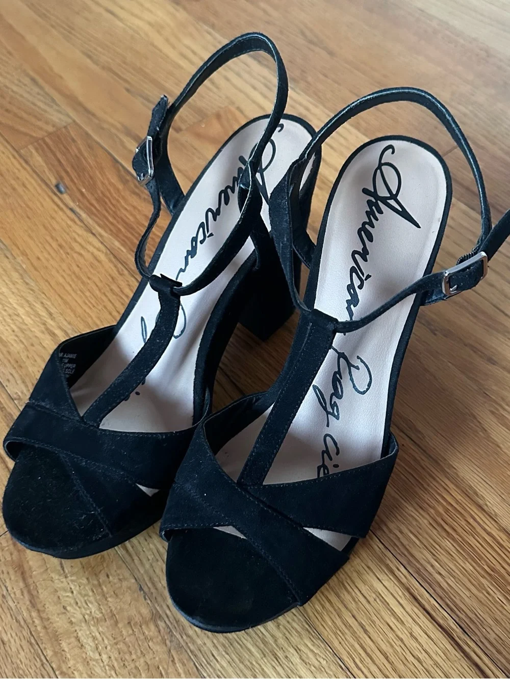 NWOT American Rag Black Suede Platform T-Strap Sandals